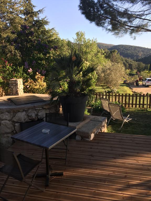Au Havre De Paix Sainte Victoire Vauvenargues Hotel Luaran gambar